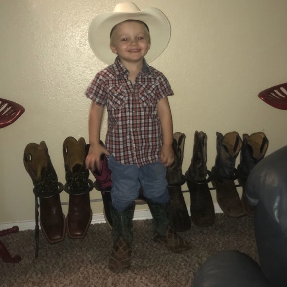 I’m Ivy! Owner of “Pick Your Poison with Ivy” - Picture 2 of 8